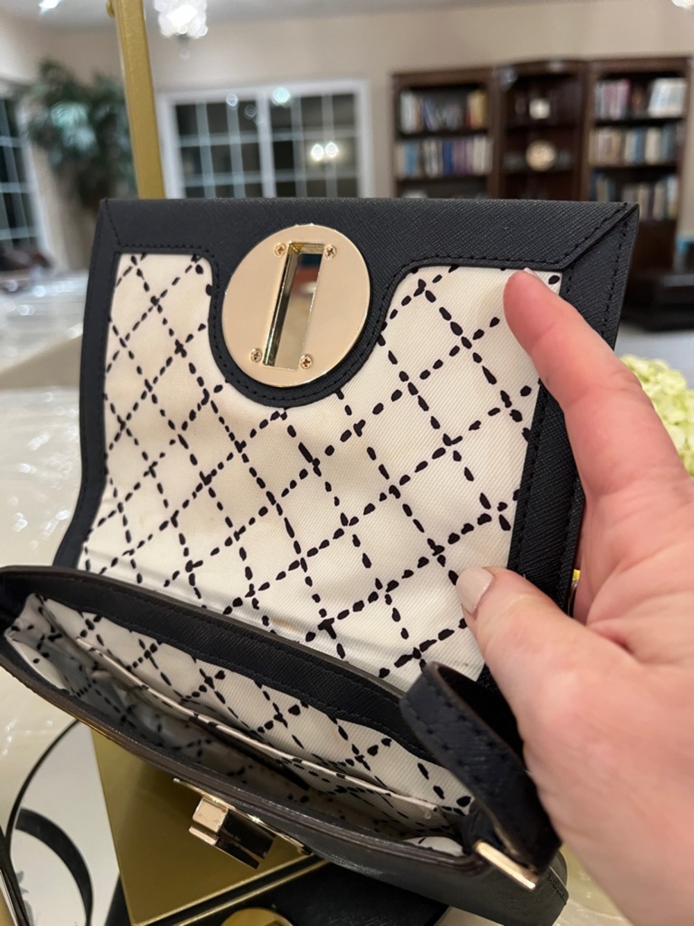 Kate Spade New York Deep Navy Saffiano Turn Lock Crossbody Gold Hardware - Picture 5 of 6